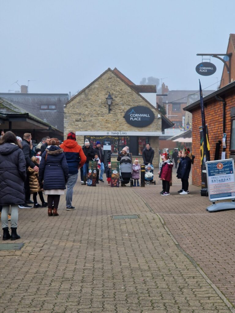 photo of shoppers visiting Buckingham town centre